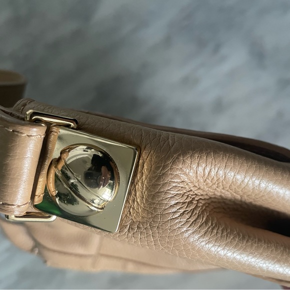 Chloe bag. genuine leather beige blush color,gold hardware,serial number in pic - Picture 10 of 12